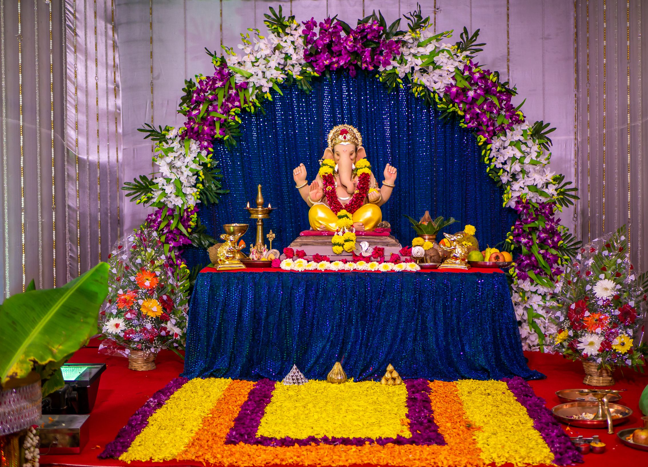 Orange-and-Blue-Combination-Wall-Colour-Ideas-for-Ganesh-Chaturthi