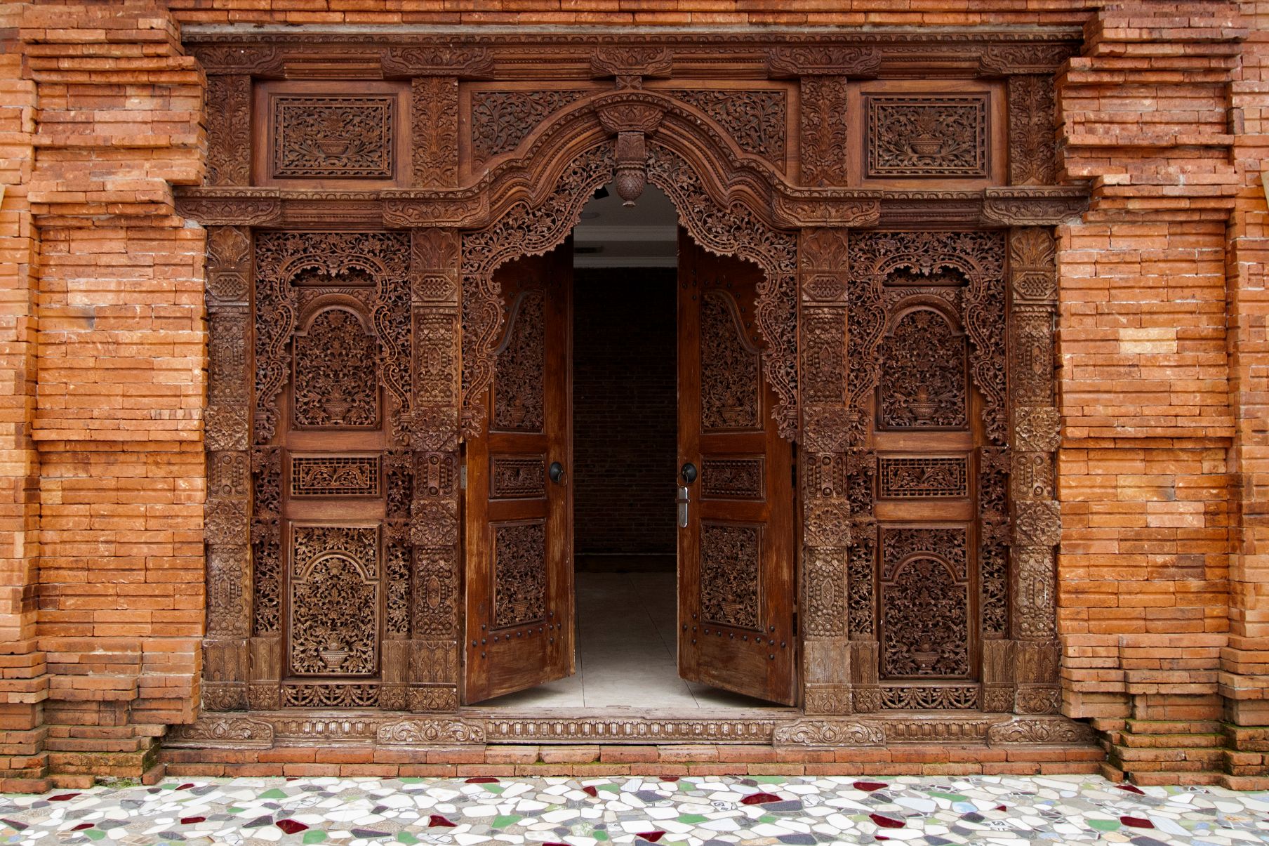 Embracing-Tradition-with-Modern-Wooden-Pooja-Room-Designs
