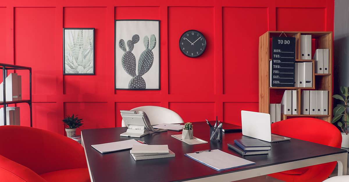 Red-walls-in-office