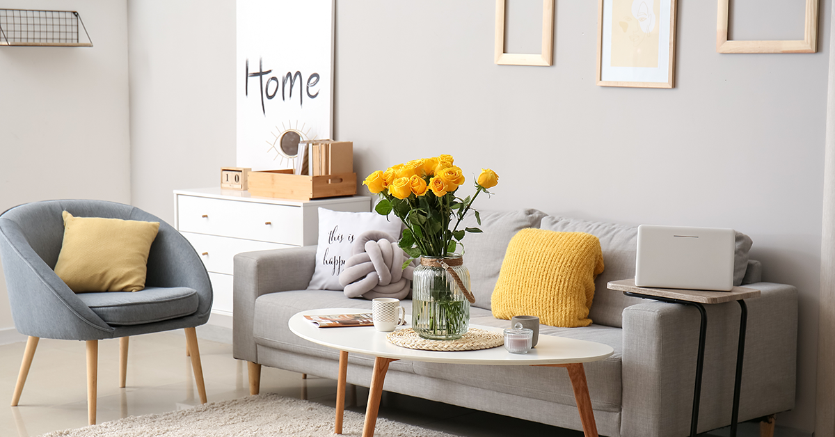 beautiful-living-room-with-grey-walls-banner