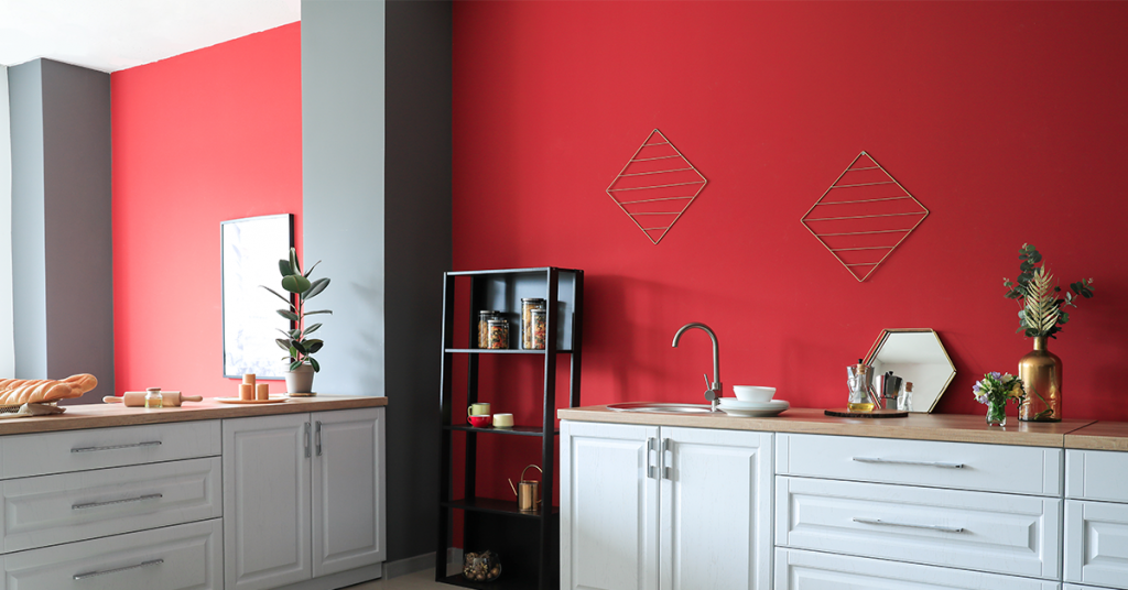 Trendy-kitchen-cabinets-with-complementary-walls-1024x536