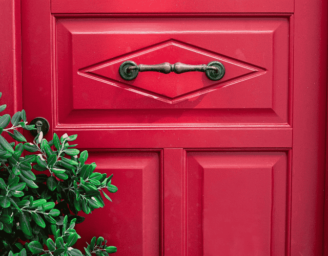 front door’s design with decor